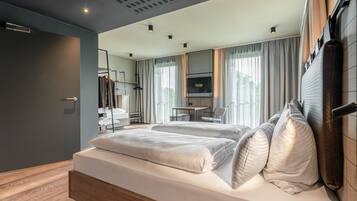 Junior Apartment, Multiple Beds, Non Smoking | Hypo-allergenic bedding, desk, laptop workspace, blackout drapes