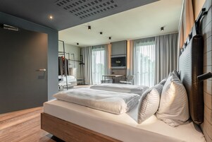 Ropa de cama hipoalergénica y escritorio 