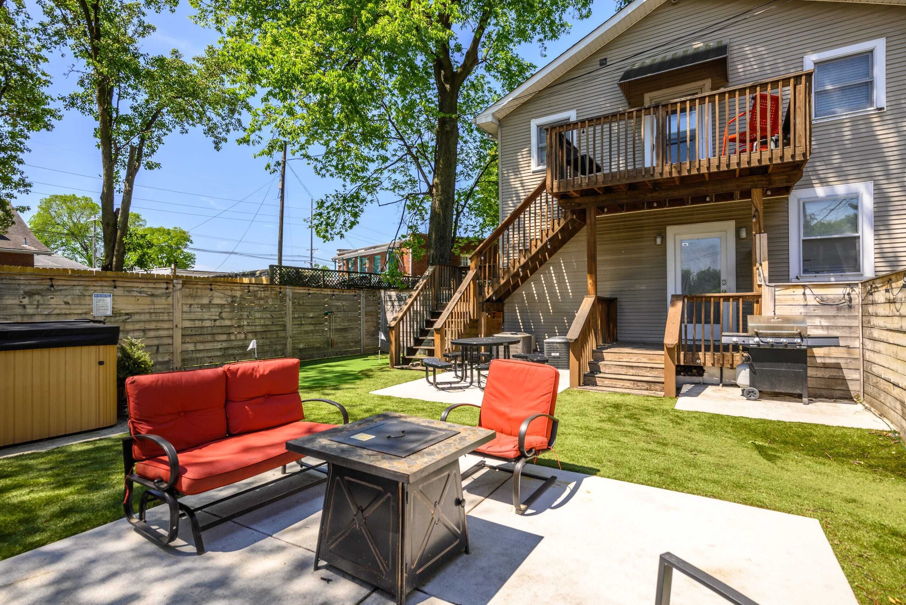 Highlands Magic! 5 bed, 2 ba, HOT TUB!