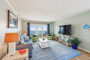 TV - XPLORIE ACTIVITIES & LINENS INCLUDED*! Plaza 3BR/2BA END UNIT with oceanfront & bayside balconies! (Ocean City)