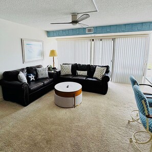 TV - XPLORIE ACTIVITIES & LINENS INCLUDED*!  OCEAN & BAY VIEWS!! 2BR Capri Condo on 110th Street. (Ocean City)