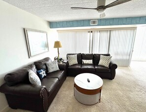 TV - XPLORIE ACTIVITIES & LINENS INCLUDED*!  OCEAN & BAY VIEWS!! 2BR Capri Condo on 110th Street. (Ocean City)