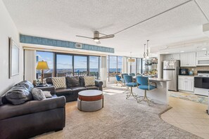 TV - XPLORIE ACTIVITIES & LINENS INCLUDED*!  OCEAN & BAY VIEWS!! 2BR Capri Condo on 110th Street. (Ocean City)