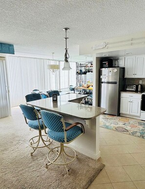 Microwave, dishwasher, coffee/tea maker, toaster - XPLORIE ACTIVITIES & LINENS INCLUDED*!  OCEAN & BAY VIEWS!! 2BR Capri Condo on 110th Street. (Ocean City)
