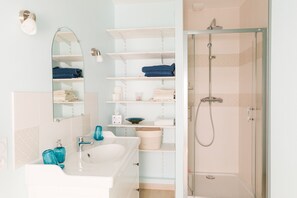 Shower, hair dryer - Charming house for 7 in Tréguennec (Tréguennec)