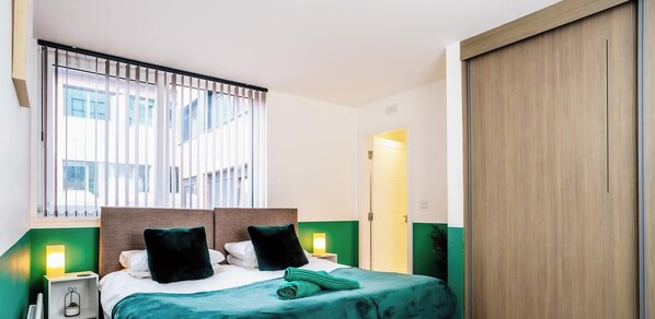 2 habitaciones, tabla de planchar con plancha y wifi gratis 