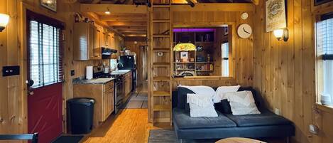 TV connectée, livres, chaßne hi-fi