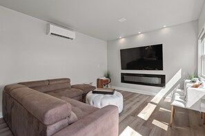 TV connectée, cheminée