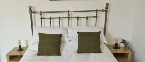 1 chambre, fer et planche à repasser, Wi-Fi gratuit, draps fournis