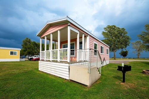 Pet-Friendly Cottage in Amenity-Filled Currituck Sound Campground (J04)