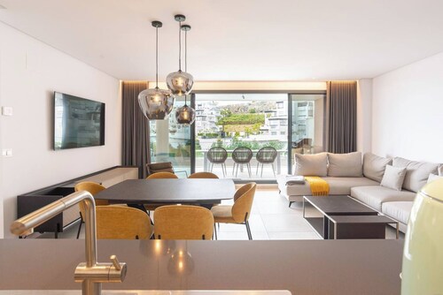 La Quinta 3 bedroom apartment with Private Hot Tub