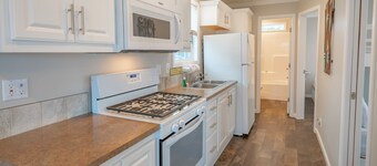 Waterfront Pet-friendly Cabin in Currituck Sound Campground (WF37)