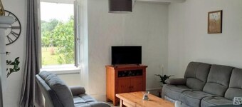 Charming house on the banks of the Louet