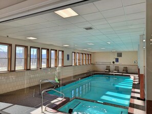 Piscina coperta, una piscina riscaldata