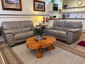 Smart TV - Silwood A/ment on the grounds of this heritage listed home Silwood of Devonport (Devonport)