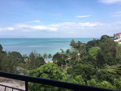 5 mins to batu ferringhi beach family condo with great view