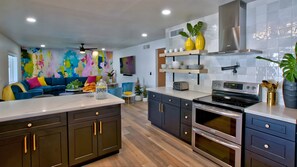 Fridge, microwave, oven, stovetop - Designer Vibe w/ Spa Tub and Heated Pool (Scottsdale)