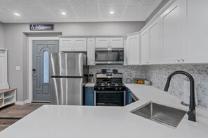 Fridge, microwave, oven, stovetop - Modern Contemporary apartment (Buffalo)