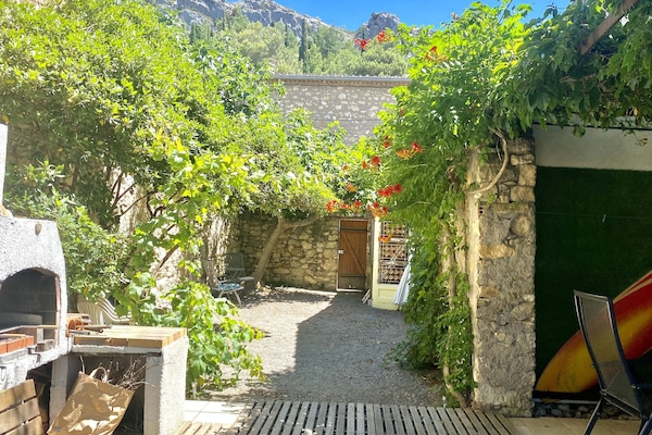 屋外ダイニングエリア