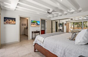 2 bedrooms, iron/ironing board, WiFi