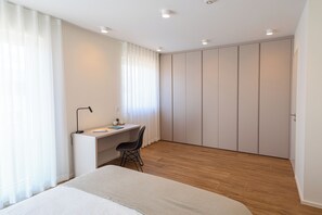 Deluxe Double Room, Ensuite (Room Roomy) - Reckenthal House (Strassen)