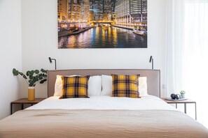 Deluxe Double Room, Ensuite (Room Roomy) | Individually decorated, individually furnished, soundproofing
