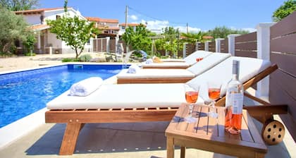 Beautiful renovated villa with private outdoor pool on the island of Krk
