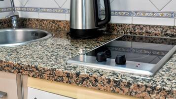 Frigorifero, microonde, macchina per tè/caffè