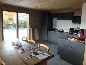 Dining - Wifi, 1st floor, sauna, terrace, balcony, fireplace or stove, parking, tv, ski locker, 82m² (Le Grand-Bornand)