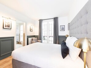 3 habitaciones, escritorio, tabla de planchar con plancha y wifi gratis 