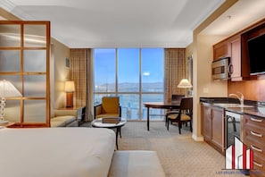 In-room safe, desk, iron/ironing board, free WiFi
