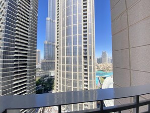 Exterior - Lux BnB Standpoint Towers Burj & Fountain Views (Dubai)