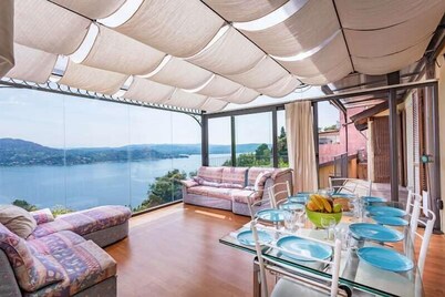 Villa Arona Summary: