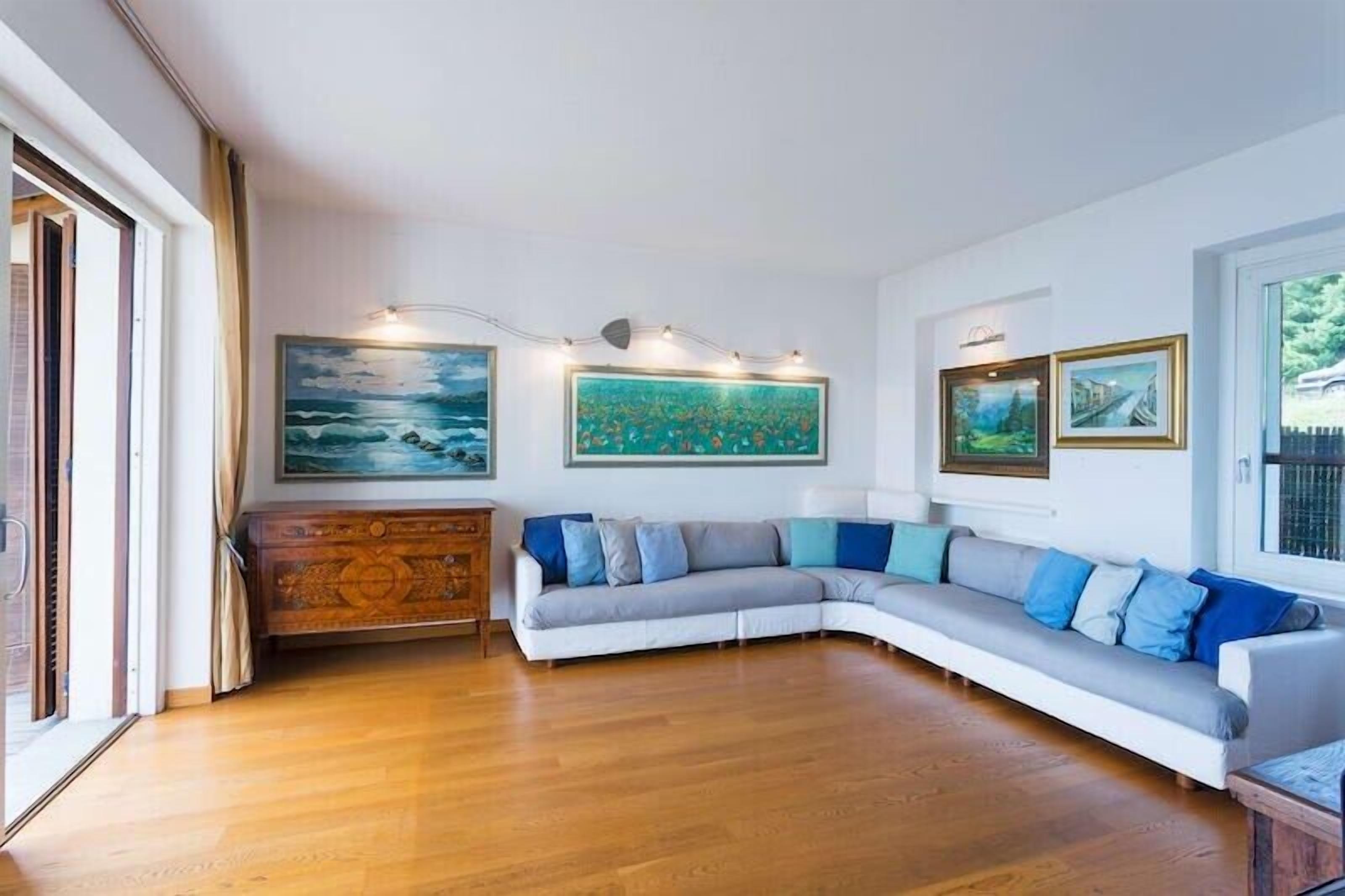 Televisie en een kantoor