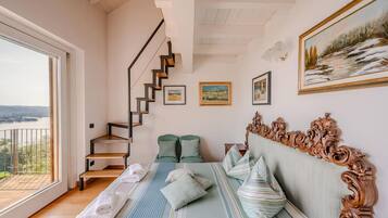 3 Schlafzimmer, Schreibtisch, Bügeleisen/Bügelbrett, Reisekinderbett