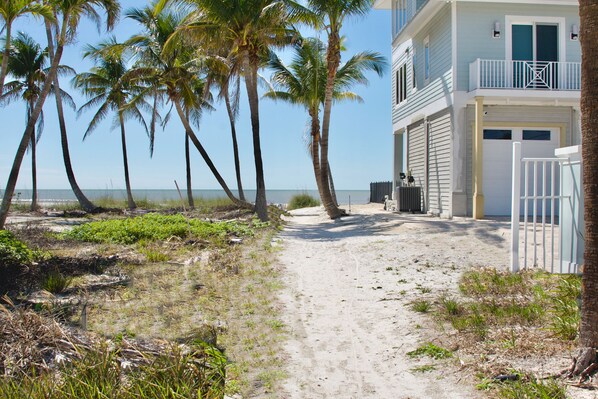 المنطقة المحيطة بالمنشأة