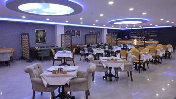 Desayuno buffet incluido todos los días