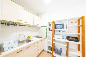 Private kitchen - Vrbo Property (San Jose)