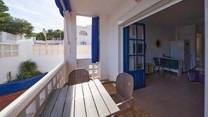 Outdoor dining - Vrbo Property (San Jose)