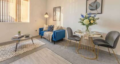 Cosy 1 Bed Budget Apartment in Dudley w WiFi