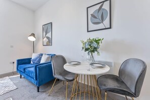 Unclassified image, 2 of 10, button