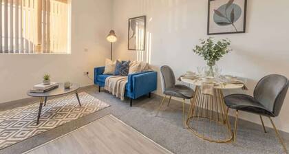 Central Dudley 1BR Flat w/ Fast Wi-Fi
