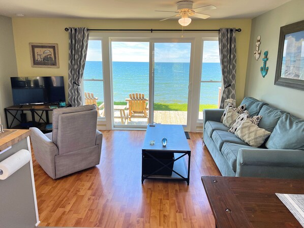 Smart TV - Cozy LAKE ONTARIO WATERFRONT COTTAGE with Breathtaking Views! (Pulaski)