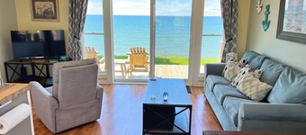 Cozy LAKE ONTARIO WATERFRONT COTTAGE with Breathtaking Views!