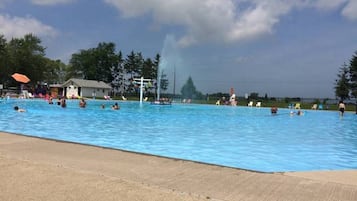 Piscine extérieure, piscine chauffée