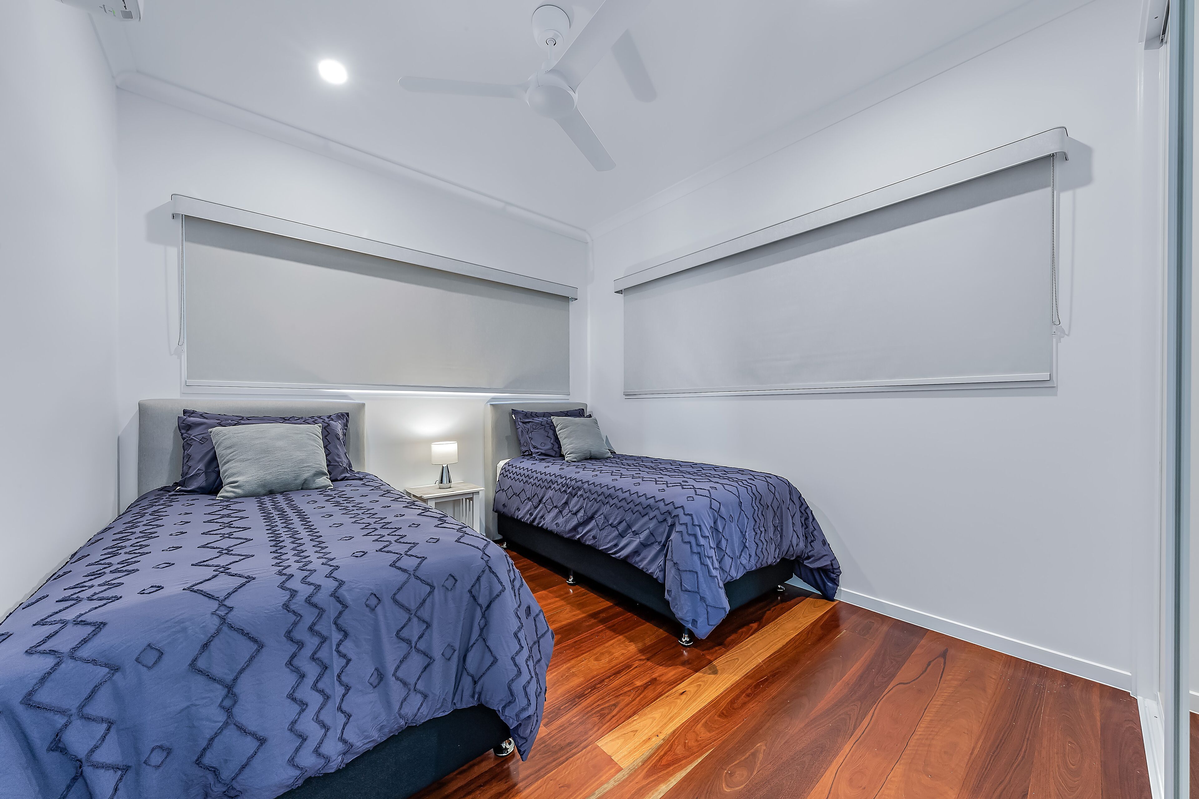 Relax in style as you overlook the Coral Sea and Whitsunday Islands beyond — image 22