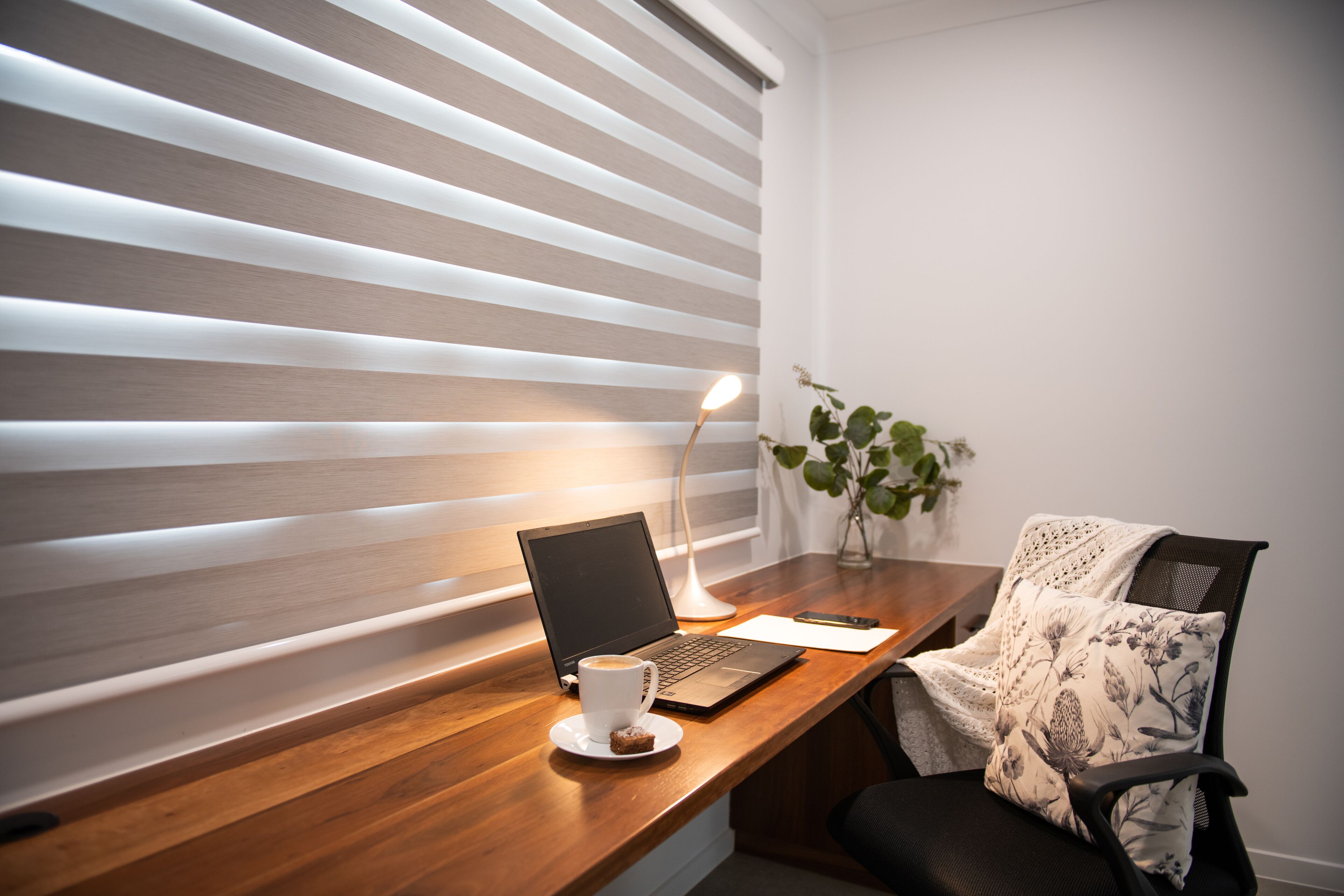 Relax in style as you overlook the Coral Sea and Whitsunday Islands beyond — image 14