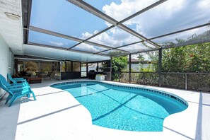 Outdoor pool, a heated pool - SALE! NEW LISTING! Minutes to beaches and preserves! Family Fun w/ private pool  (Bradenton)