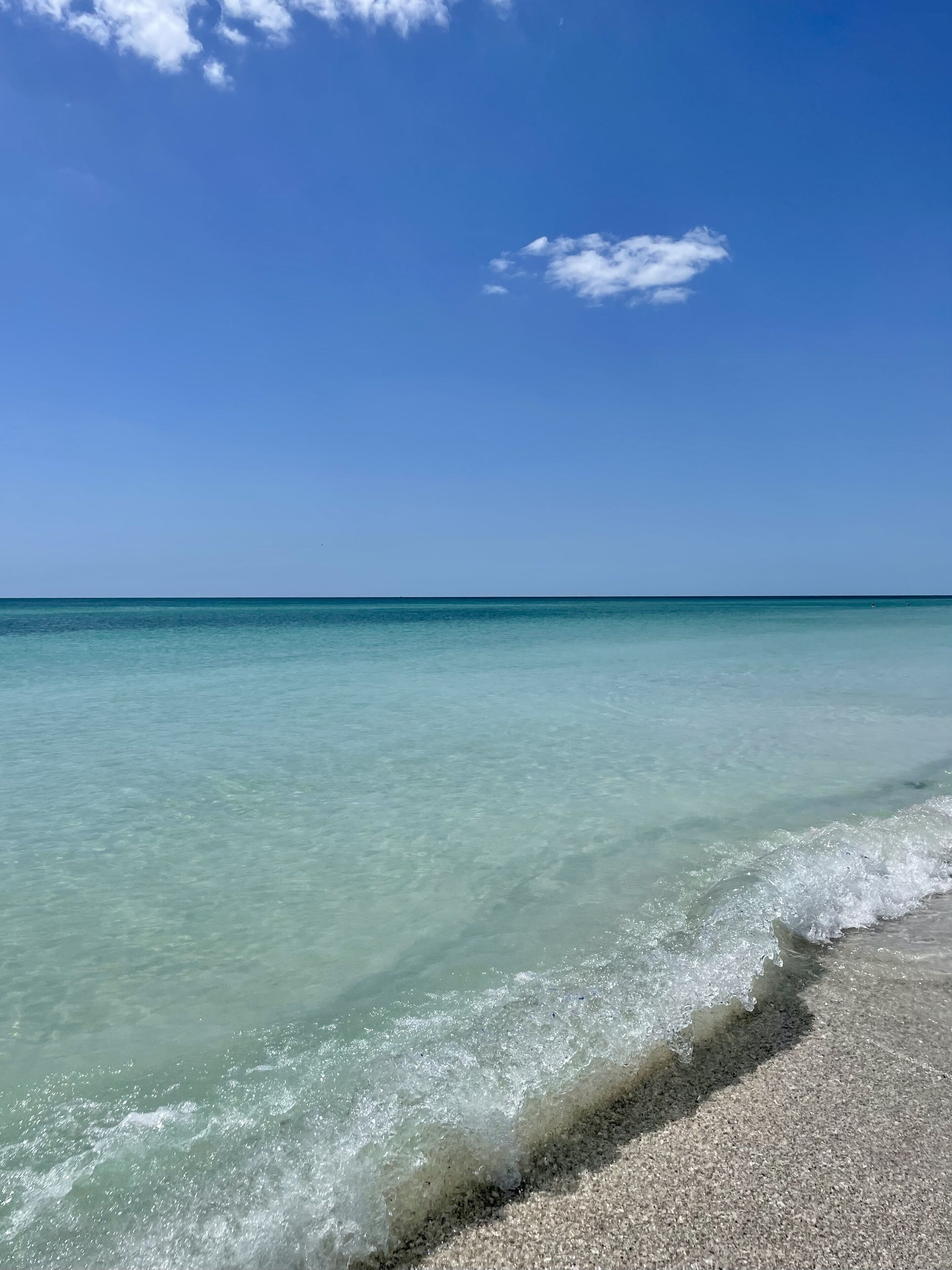 Beach nearby, sun-loungers, beach towels