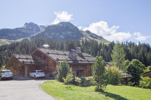 Exterior - Wifi, Ground floor, view mountain, hammam, terrace, parking, tv, 78m², Le Grand Bornand (Le Grand-Bornand)
